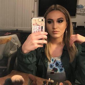 Meet your Posher, Sabrina